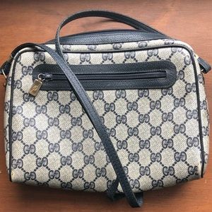 Vintage Gucci logo shoulder crossbody bag
